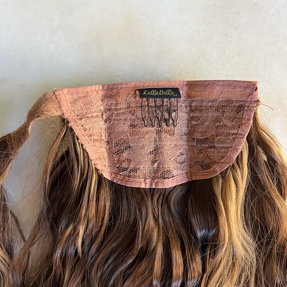 LullaBellz Faux Wavy Pony - Blondette Honey Brown with Blonde Highlights - Picture 4 of 9